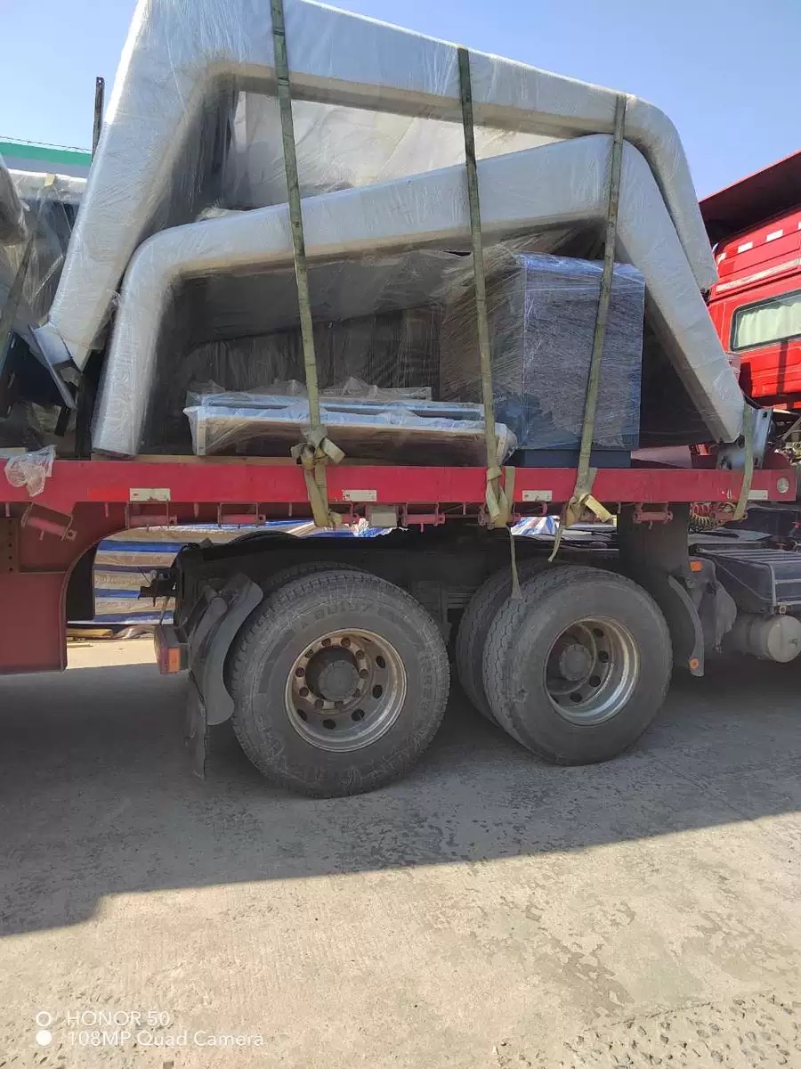 惠安第二批公交站臺發(fā)貨 惠安第二批公交站臺發(fā)貨