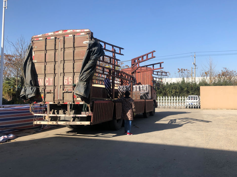 鹽城公交站臺(tái)發(fā)貨圖 鹽城公交站臺(tái)發(fā)貨圖